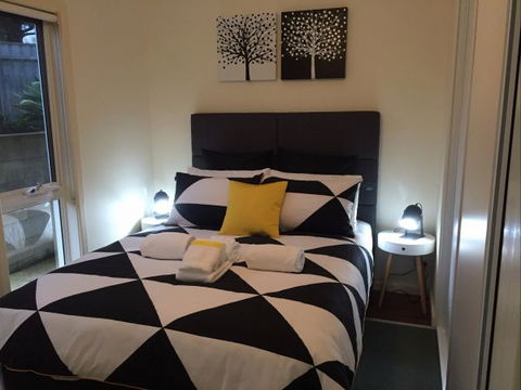 Lyreen's Apartment Bed And Breakfast - Kawana Tourism 3