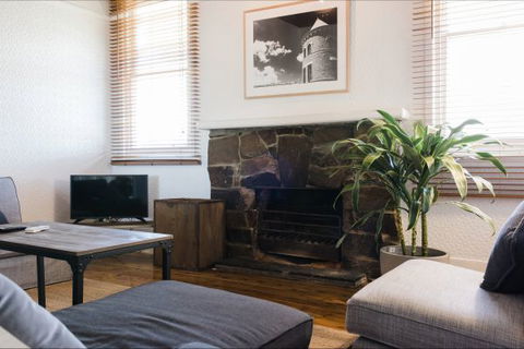 Mount Ophir Estate - The Gatehouse - Kawana Tourism 0