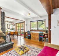 Ocean Groovers Getaway - Kawana Tourism