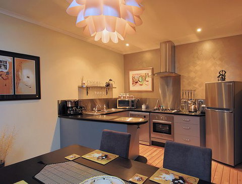 Riverview Rise Retreats - Kawana Tourism 2