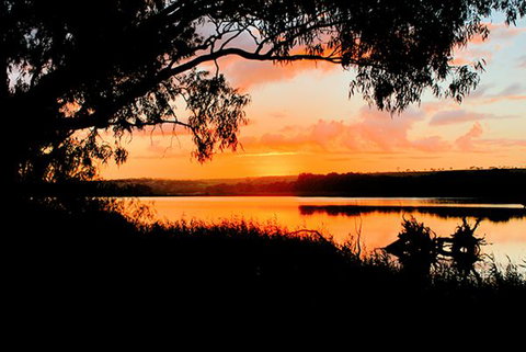 Riverview Rise Retreats - Kawana Tourism 8