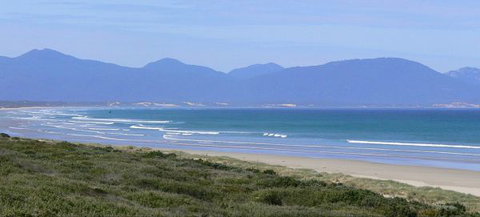 Sandy Point Beach Escape - Kawana Tourism 1