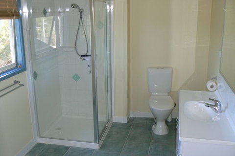 Sandy Point Beach Escape - Kawana Tourism 6