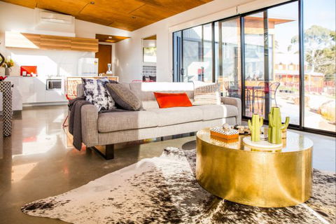 Vivere Retreat - Kawana Tourism 9