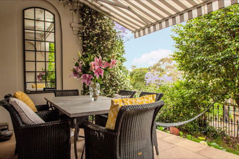 Woollahra Terrace - Kawana Tourism 0