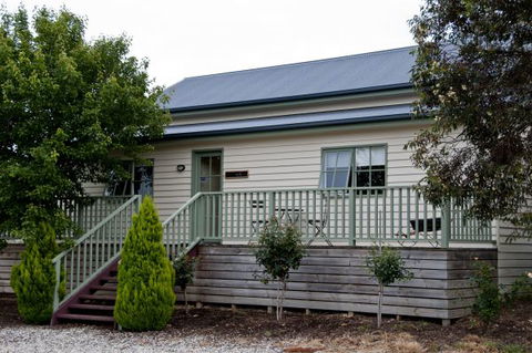 Wood Duck Cottages - Kawana Tourism 0