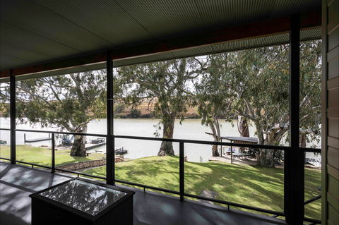 192 Page Drive Blanchetown -River Shack Rentals - Kawana Tourism 1