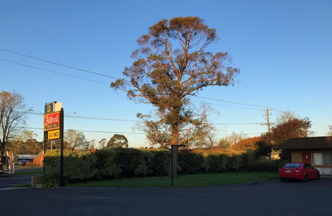 Alfred Motor Inn - Kawana Tourism 0