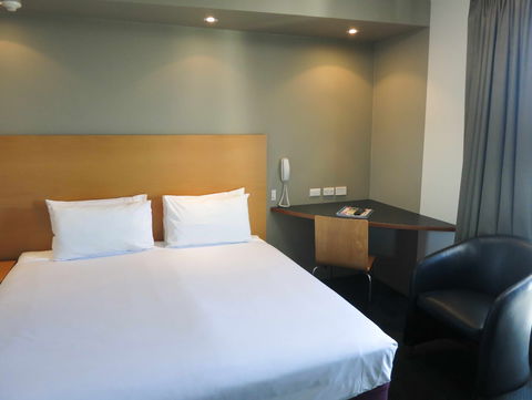 Arts Hotel Sydney - Kawana Tourism 1