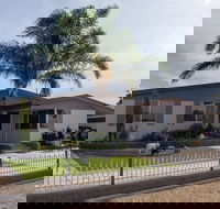 Chrissie's Palace - Kawana Tourism