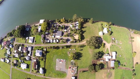 Croki Riverside Caravan Park - Kawana Tourism 0