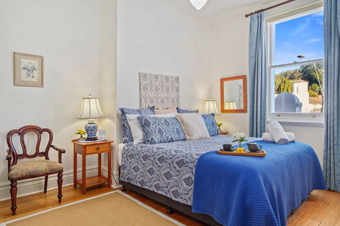 Cygnet Old Bank B&B - Kawana Tourism 3