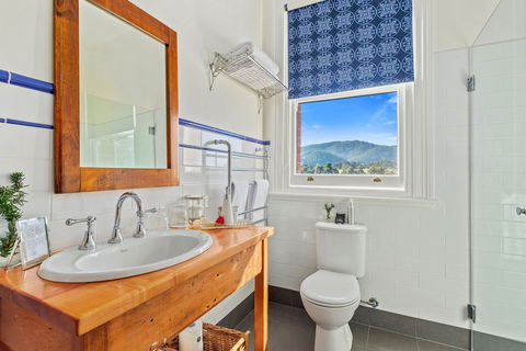 Cygnet Old Bank B&B - Kawana Tourism 4