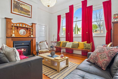 Cygnet Old Bank B&B - Kawana Tourism 6