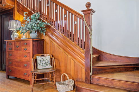 Cygnet Old Bank B&B - Kawana Tourism 7