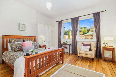 Cygnet Old Bank B&B - Kawana Tourism 9