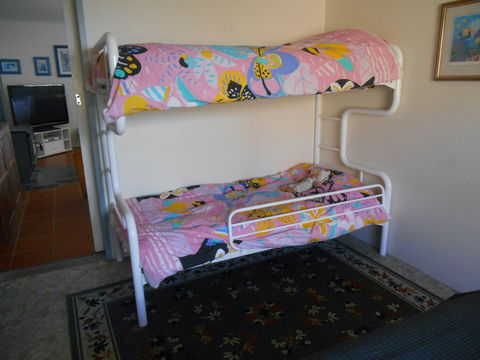 Edith's - Kawana Tourism 7