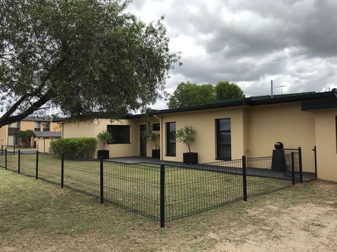 Glenmoore - Kawana Tourism 0
