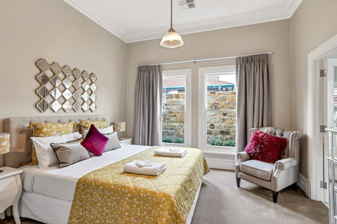 Grandview Accommodation - The Elm Tree Apartments - Kawana Tourism 2