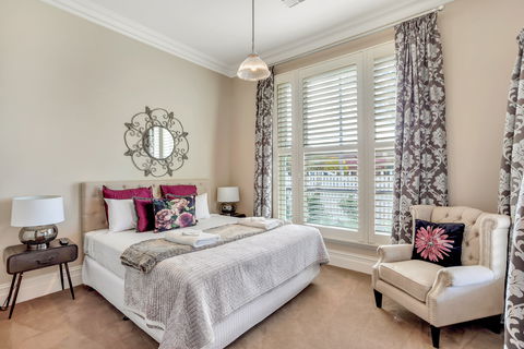 Grandview Accommodation - The Elm Tree Apartments - Kawana Tourism 6