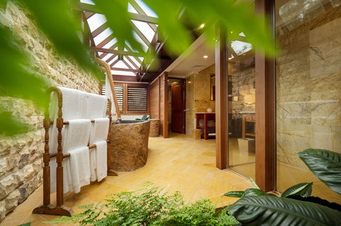 Makepeace Island - Sir Richard Branson's Australian Home - Kawana Tourism 3