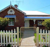 Robina Bathurst Self Contained Accommodation - Kawana Tourism