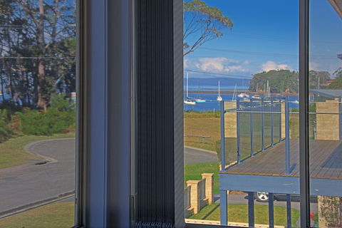 Sealark - Kawana Tourism 0