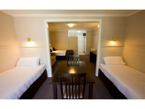 Snowy Mountains Resort - Kawana Tourism 6