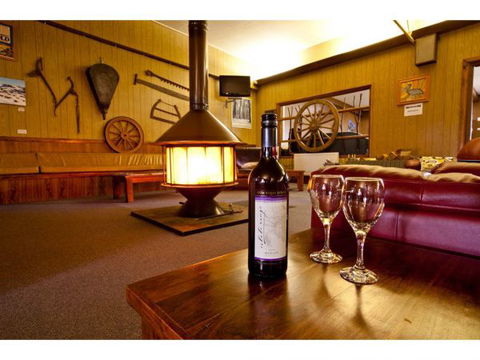 Snowy Mountains Resort - Kawana Tourism 7