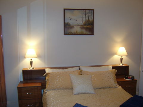 Squatters Cottage - Kawana Tourism 5