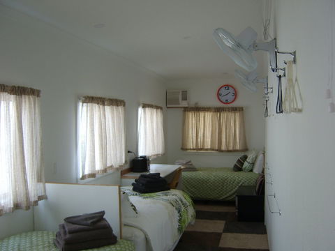 Squatters Cottage - Kawana Tourism 9