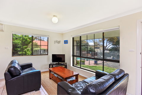 Unit 3, 5-/ Surf Avenue, Carrickalinga - Kawana Tourism 0