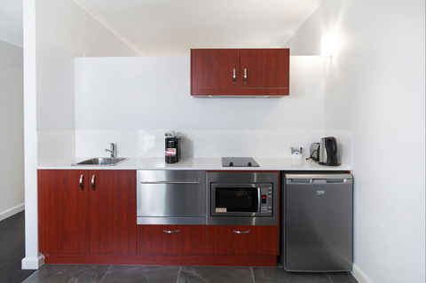 Abode Narrabundah - Kawana Tourism 2