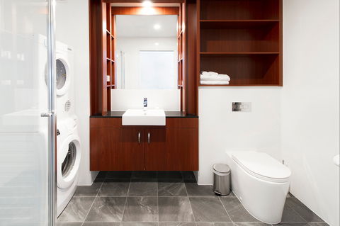 Abode Narrabundah - Kawana Tourism 3