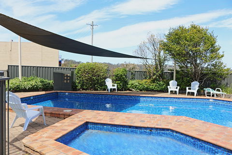 All Decked Out At Penguin Mews - Kawana Tourism 1
