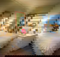 Antechamber Bay Retreats - Kawana Tourism