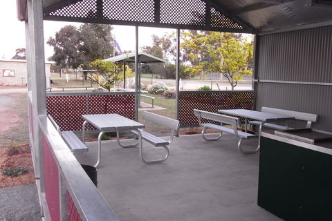 Ariah Park Camping Ground - Kawana Tourism 0