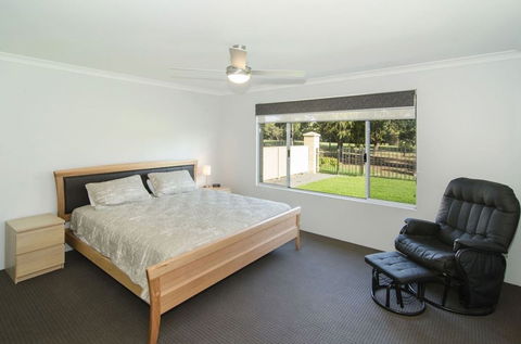 Fairway Isle - Kawana Tourism 1
