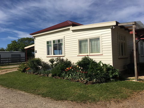 Fairview Bed And Breakfast Cottage - Kawana Tourism 0