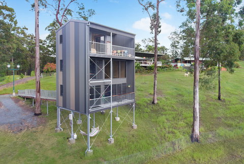 Gold Coast Tree Houses - Kawana Tourism 0