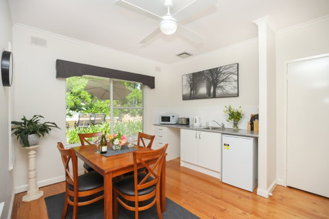 HAHNDORF LODGE - Kawana Tourism 5
