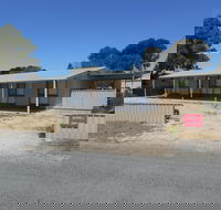 Hardwicke Beach House - Kawana Tourism
