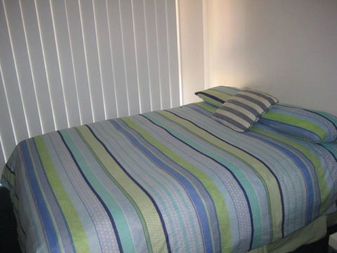 Hardwicke Beach House - Kawana Tourism 5