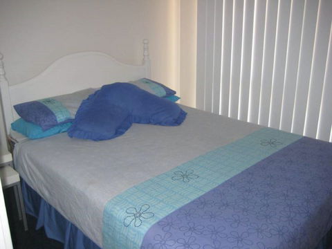Hardwicke Beach House - Kawana Tourism 6