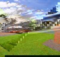 Hedgerow - Kawana Tourism