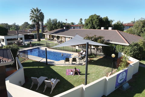 Jacaranda Motel And Holiday Units - Kawana Tourism 0