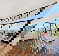 McLaren Eye - Kawana Tourism