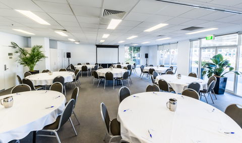 Pacific Suites Canberra - Kawana Tourism 8