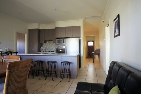 Shamore Apartments - Eleventh Street Mildura - Kawana Tourism 3