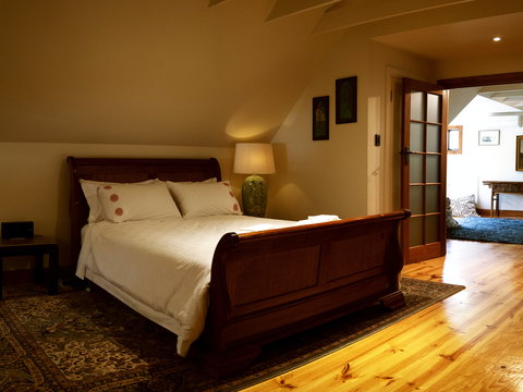 Thiele House Retreat - Kawana Tourism 4